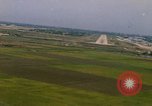 Standbild Flugzeuge landen Thailand, 1967, aus Sekunde 24 historischem Filmmaterial Videoclip 65675038787