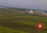 Standbild Flugzeuge landen Thailand, 1967, aus Sekunde 26 historischem Filmmaterial Videoclip 65675038787