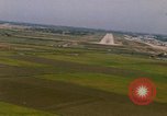 Standbild Flugzeuge landen Thailand, 1967, aus Sekunde 27 historischem Filmmaterial Videoclip 65675038787