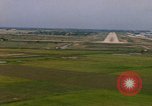 Standbild Flugzeuge landen Thailand, 1967, aus Sekunde 33 historischem Filmmaterial Videoclip 65675038787