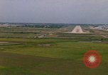 Standbild Flugzeuge landen Thailand, 1967, aus Sekunde 35 historischem Filmmaterial Videoclip 65675038787
