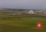 Standbild Flugzeuge landen Thailand, 1967, aus Sekunde 37 historischem Filmmaterial Videoclip 65675038787
