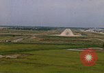 Standbild Flugzeuge landen Thailand, 1967, aus Sekunde 42 historischem Filmmaterial Videoclip 65675038787