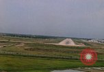 Standbild Flugzeuge landen Thailand, 1967, aus Sekunde 48 historischem Filmmaterial Videoclip 65675038787