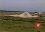 Standbild Flugzeuge landen Thailand, 1967, aus Sekunde 59 historischem Filmmaterial Videoclip 65675038787