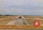 Standbild Pilot's view of Endanflug auf Piste 06 in Korat Airbase Thailand, 1967, aus Sekunde 50 historischem Filmmaterial Videoclip 65675038788
