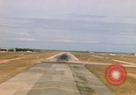 Standbild Pilot's view of Endanflug auf Piste 06 in Korat Airbase Thailand, 1967, aus Sekunde 52 historischem Filmmaterial Videoclip 65675038788