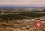 Standbild Luftfahrzeug landet Thailand, 1967, aus Sekunde 4 historischem Filmmaterial Videoclip 65675038789