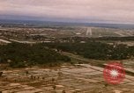 Standbild Luftfahrzeug landet Thailand, 1967, aus Sekunde 8 historischem Filmmaterial Videoclip 65675038789