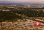 Standbild Luftfahrzeug landet Thailand, 1967, aus Sekunde 12 historischem Filmmaterial Videoclip 65675038789