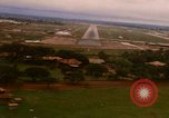 Standbild Luftfahrzeug landet Thailand, 1967, aus Sekunde 41 historischem Filmmaterial Videoclip 65675038789