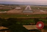 Standbild Luftfahrzeug landet Thailand, 1967, aus Sekunde 47 historischem Filmmaterial Videoclip 65675038789