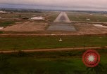 Standbild Luftfahrzeug landet Thailand, 1967, aus Sekunde 49 historischem Filmmaterial Videoclip 65675038789