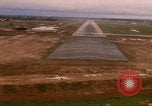 Standbild Luftfahrzeug landet Thailand, 1967, aus Sekunde 53 historischem Filmmaterial Videoclip 65675038789
