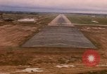 Standbild Luftfahrzeug landet Thailand, 1967, aus Sekunde 54 historischem Filmmaterial Videoclip 65675038789