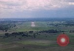 Standbild Luftfahrzeug landet Thailand, 1967, aus Sekunde 4 historischem Filmmaterial Videoclip 65675038790