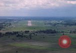 Standbild Luftfahrzeug landet Thailand, 1967, aus Sekunde 7 historischem Filmmaterial Videoclip 65675038790