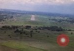 Standbild Luftfahrzeug landet Thailand, 1967, aus Sekunde 13 historischem Filmmaterial Videoclip 65675038790