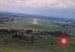 Standbild Luftfahrzeug landet Thailand, 1967, aus Sekunde 16 historischem Filmmaterial Videoclip 65675038790