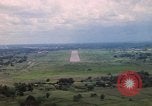 Standbild Luftfahrzeug landet Thailand, 1967, aus Sekunde 22 historischem Filmmaterial Videoclip 65675038790