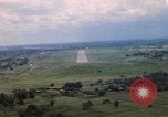 Standbild Luftfahrzeug landet Thailand, 1967, aus Sekunde 23 historischem Filmmaterial Videoclip 65675038790