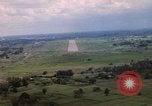 Standbild Luftfahrzeug landet Thailand, 1967, aus Sekunde 24 historischem Filmmaterial Videoclip 65675038790