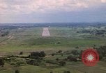 Standbild Luftfahrzeug landet Thailand, 1967, aus Sekunde 28 historischem Filmmaterial Videoclip 65675038790