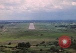 Standbild Luftfahrzeug landet Thailand, 1967, aus Sekunde 31 historischem Filmmaterial Videoclip 65675038790