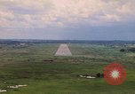 Standbild Luftfahrzeug landet Thailand, 1967, aus Sekunde 43 historischem Filmmaterial Videoclip 65675038790