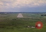 Standbild Luftfahrzeug landet Thailand, 1967, aus Sekunde 46 historischem Filmmaterial Videoclip 65675038790