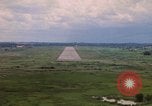 Standbild Luftfahrzeug landet Thailand, 1967, aus Sekunde 48 historischem Filmmaterial Videoclip 65675038790