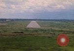 Standbild Luftfahrzeug landet Thailand, 1967, aus Sekunde 52 historischem Filmmaterial Videoclip 65675038790