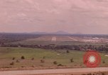 Standbild Luftfahrzeug landet Thailand, 1967, aus Sekunde 6 historischem Filmmaterial Videoclip 65675038791
