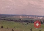 Standbild Luftfahrzeug landet Thailand, 1967, aus Sekunde 12 historischem Filmmaterial Videoclip 65675038791