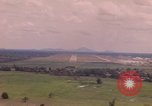 Standbild Luftfahrzeug landet Thailand, 1967, aus Sekunde 13 historischem Filmmaterial Videoclip 65675038791