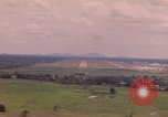 Standbild Luftfahrzeug landet Thailand, 1967, aus Sekunde 14 historischem Filmmaterial Videoclip 65675038791
