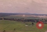 Standbild Luftfahrzeug landet Thailand, 1967, aus Sekunde 16 historischem Filmmaterial Videoclip 65675038791