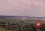 Standbild Luftfahrzeug landet Thailand, 1967, aus Sekunde 31 historischem Filmmaterial Videoclip 65675038791