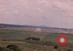 Standbild Luftfahrzeug landet Thailand, 1967, aus Sekunde 40 historischem Filmmaterial Videoclip 65675038791