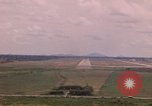 Standbild Luftfahrzeug landet Thailand, 1967, aus Sekunde 44 historischem Filmmaterial Videoclip 65675038791
