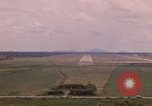 Standbild Luftfahrzeug landet Thailand, 1967, aus Sekunde 45 historischem Filmmaterial Videoclip 65675038791