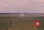 Standbild Luftfahrzeug landet Thailand, 1967, aus Sekunde 52 historischem Filmmaterial Videoclip 65675038791