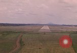 Standbild Luftfahrzeug landet Thailand, 1967, aus Sekunde 53 historischem Filmmaterial Videoclip 65675038791