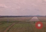 Standbild Luftfahrzeug landet Thailand, 1967, aus Sekunde 57 historischem Filmmaterial Videoclip 65675038791