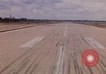 Standbild Luftfahrzeug landet Ubon Ratchathani Thailand, 1967, aus Sekunde 38 historischem Filmmaterial Videoclip 65675038792