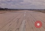Standbild Luftfahrzeug landet Ubon Ratchathani Thailand, 1967, aus Sekunde 40 historischem Filmmaterial Videoclip 65675038792