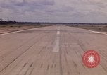 Standbild Luftfahrzeug landet Ubon Ratchathani Thailand, 1967, aus Sekunde 41 historischem Filmmaterial Videoclip 65675038792