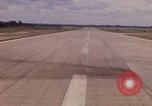 Standbild Luftfahrzeug landet Ubon Ratchathani Thailand, 1967, aus Sekunde 45 historischem Filmmaterial Videoclip 65675038792