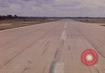 Standbild Luftfahrzeug landet Ubon Ratchathani Thailand, 1967, aus Sekunde 48 historischem Filmmaterial Videoclip 65675038792