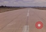Standbild Luftfahrzeug landet Ubon Ratchathani Thailand, 1967, aus Sekunde 51 historischem Filmmaterial Videoclip 65675038792